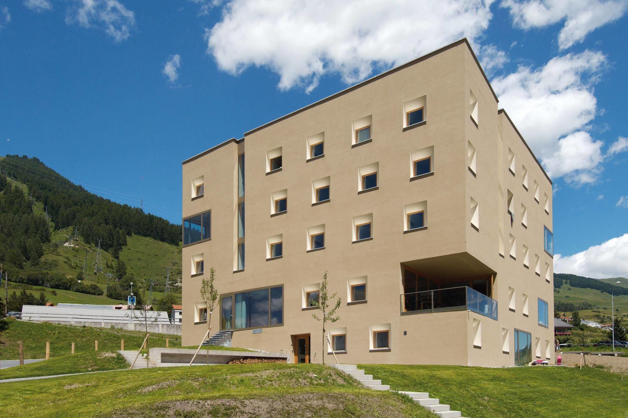 Scuol Youth Hostel Buitenkant foto