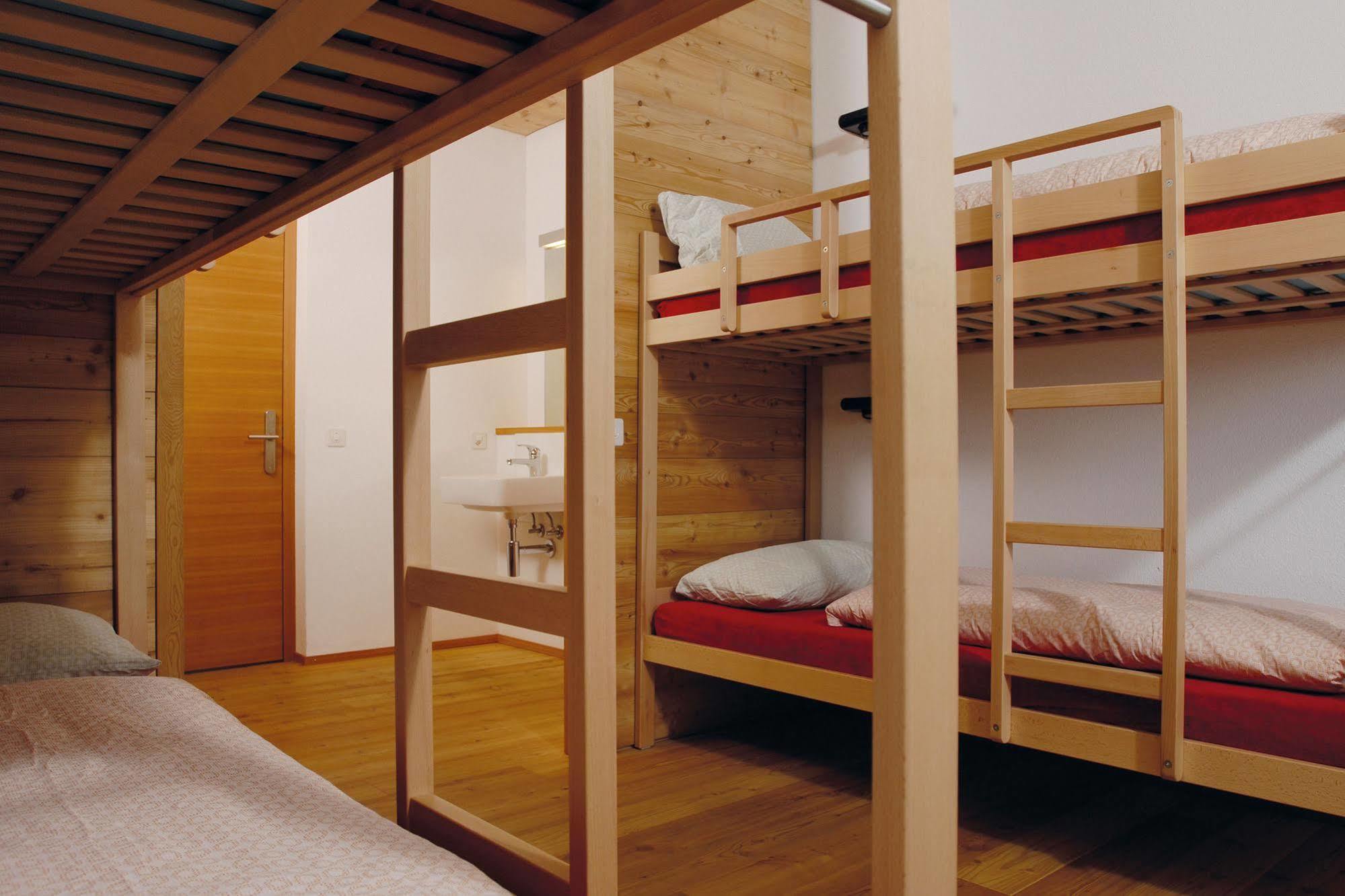 Scuol Youth Hostel Buitenkant foto