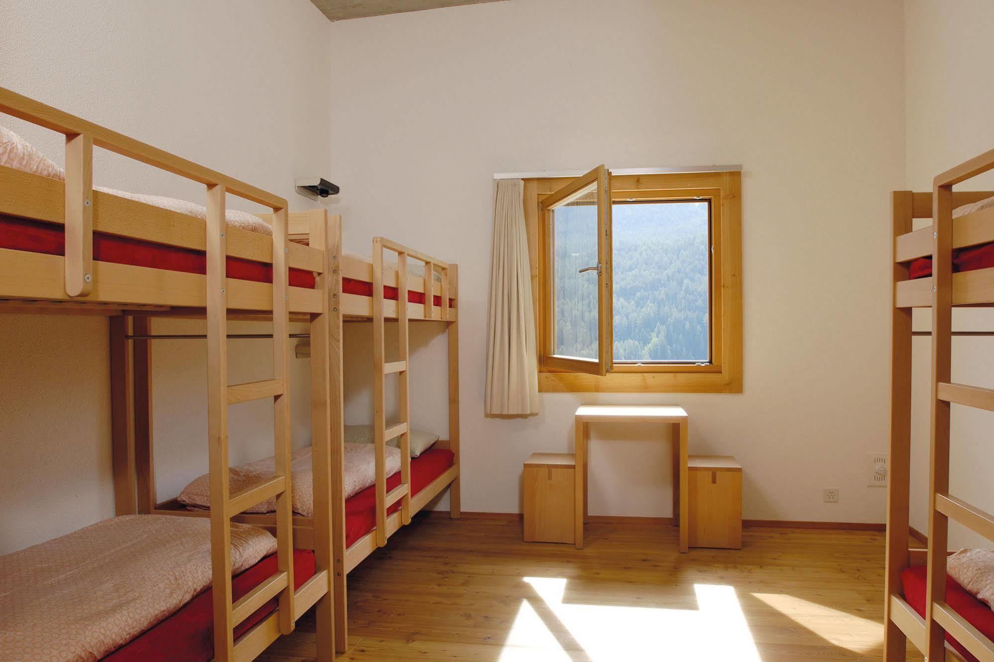 Scuol Youth Hostel Buitenkant foto